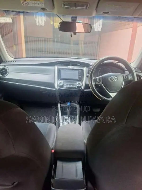 Toyota Axio Fielder 2013 Car (Used)