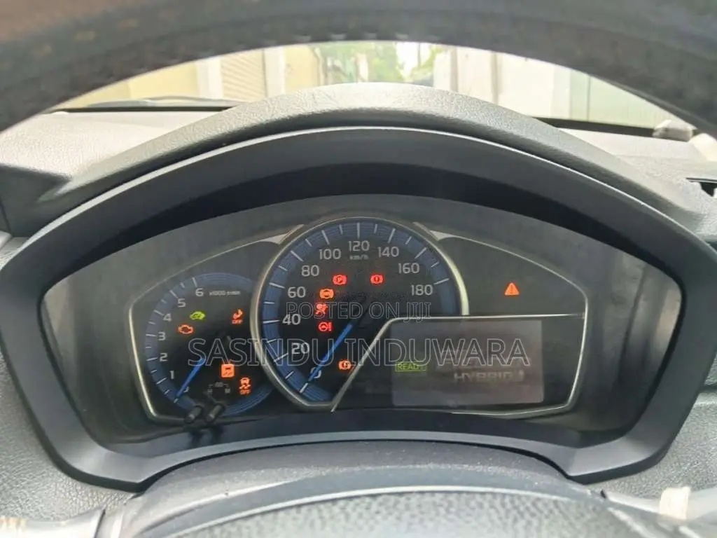 Toyota Axio Fielder 2013 Car (Used)