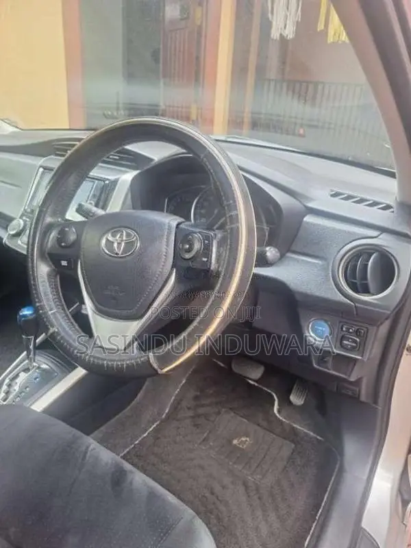 Toyota Axio Fielder 2013 Car (Used)