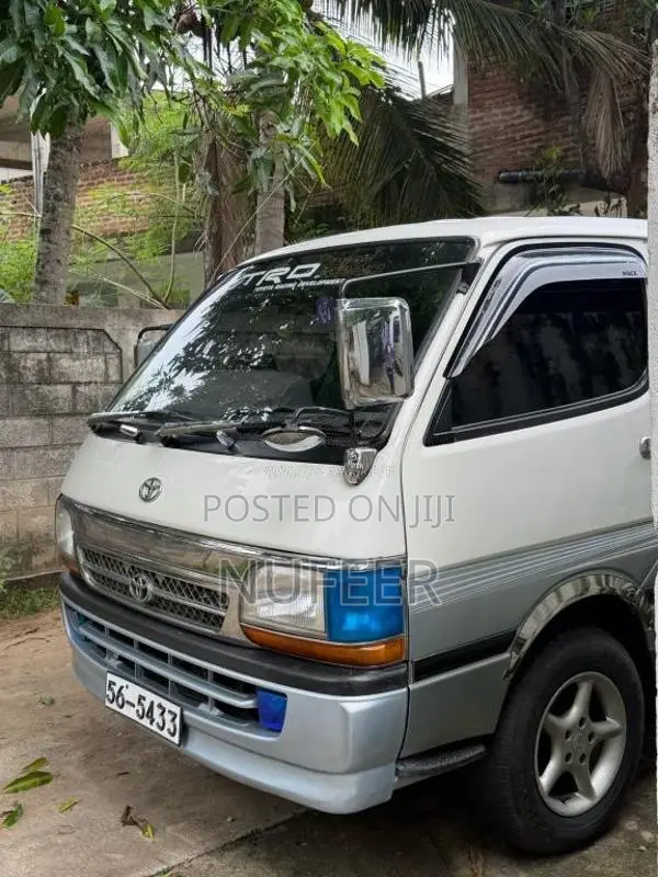Toyota Dolphin 1991 Van (Used)