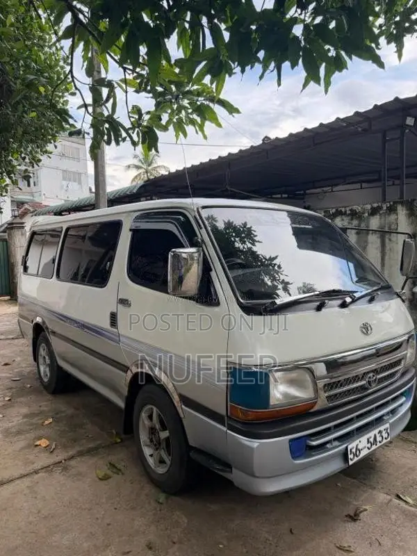 Toyota Dolphin 1991 Van (Used)