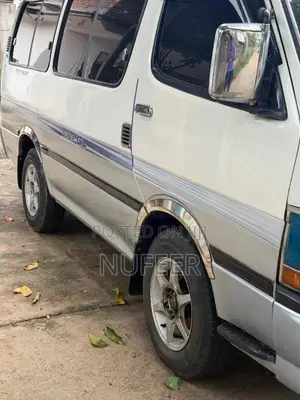 Toyota Dolphin 1991 Van (Used)