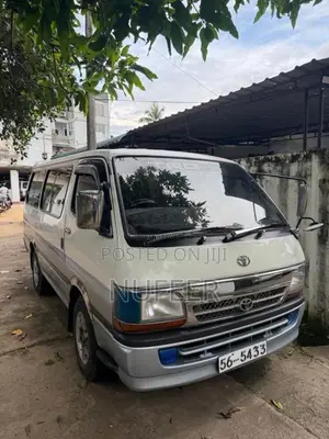 Toyota Dolphin 1991 Van (Used)