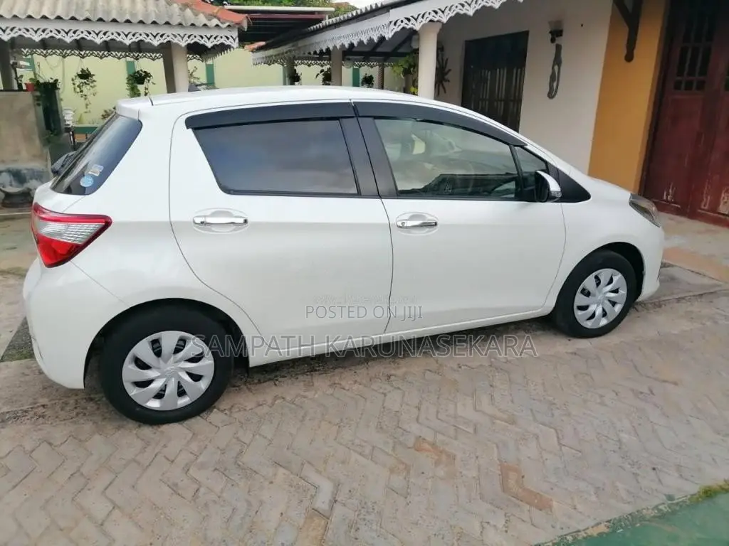 Toyota Vitz 2018 Car (Used)
