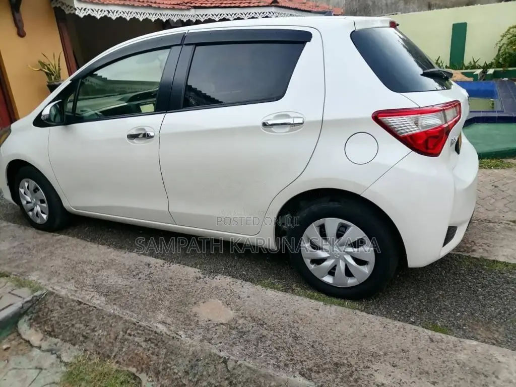 Toyota Vitz 2018 Car (Used)