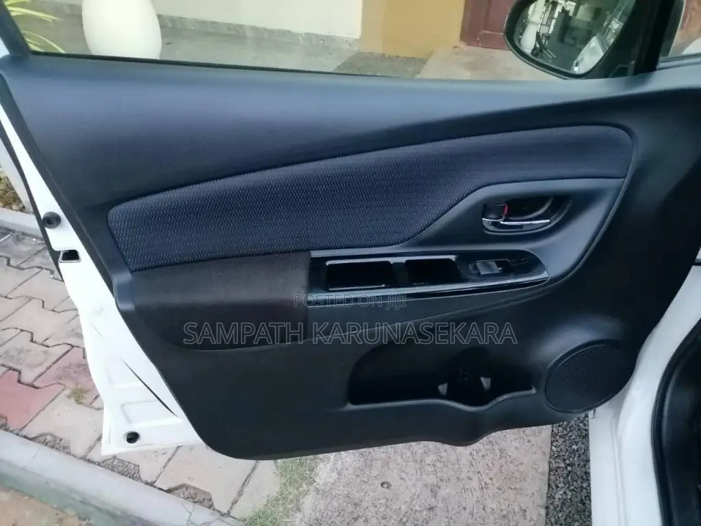 Toyota Vitz 2018 Car (Used)