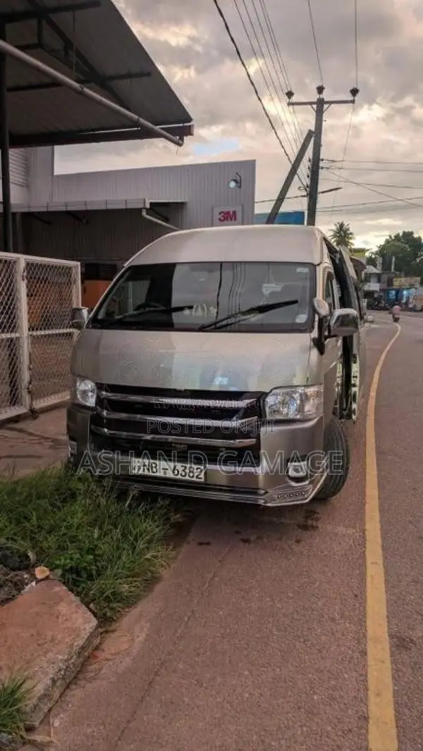 Micro TOURER 2013 Van (Used)