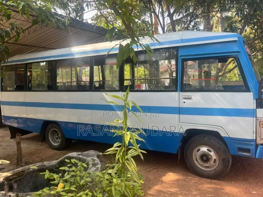 Toyota Dyna 1992 Bus (Used)