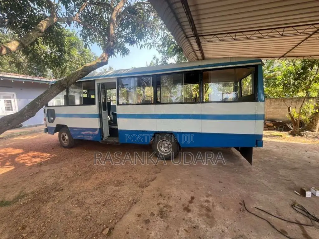 Toyota Dyna 1992 Bus (Used)