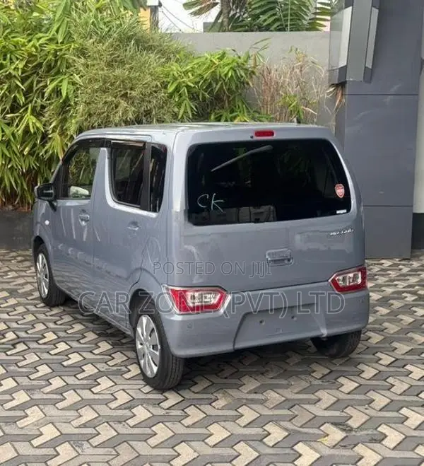 Suzuki Wagon R FX 2025