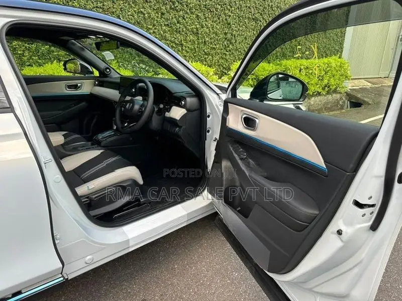 Honda Vezel Z Play moonroof 2026