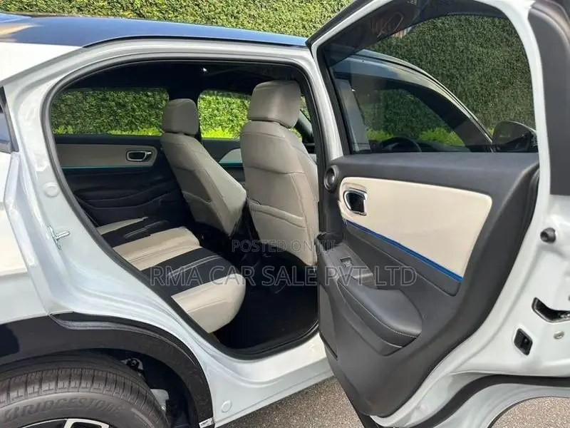 Honda Vezel Z Play moonroof 2026