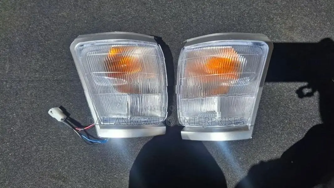 Toyota Hilux LN166 LN145 Corner Light Set