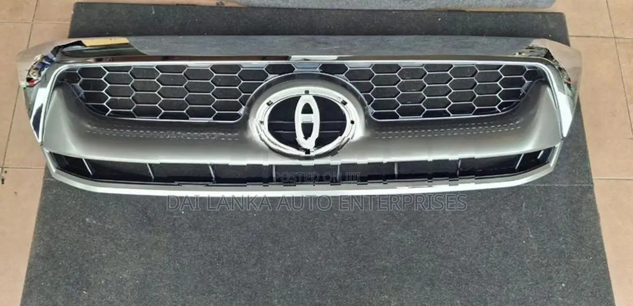 Toyota Hilux Vigo Chrome Grille