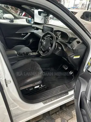 Peugeot 2008 GT BLUE HDI 2023