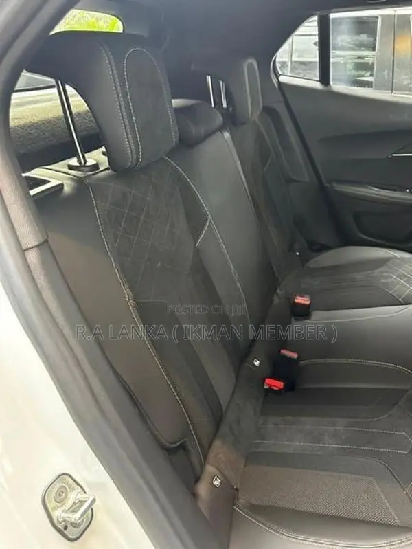 Peugeot 2008 GT BLUE HDI 2023