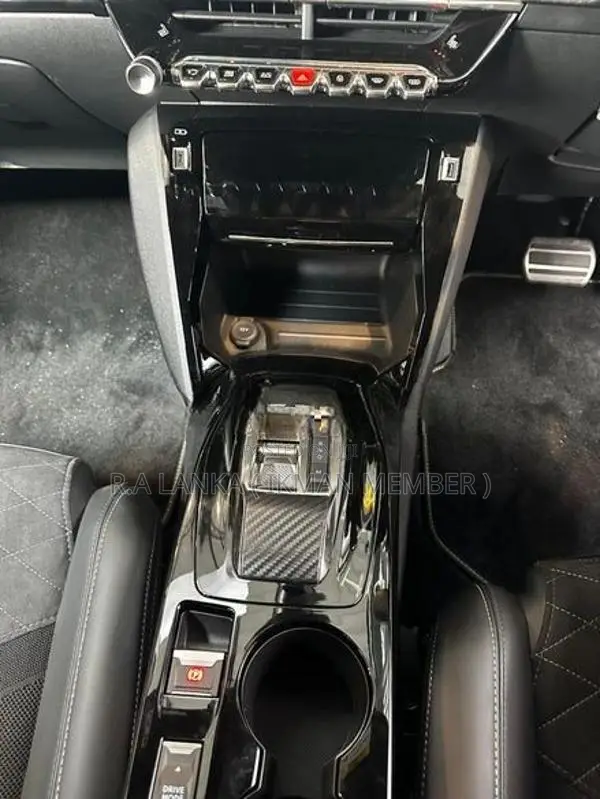 Peugeot 2008 GT BLUE HDI 2023