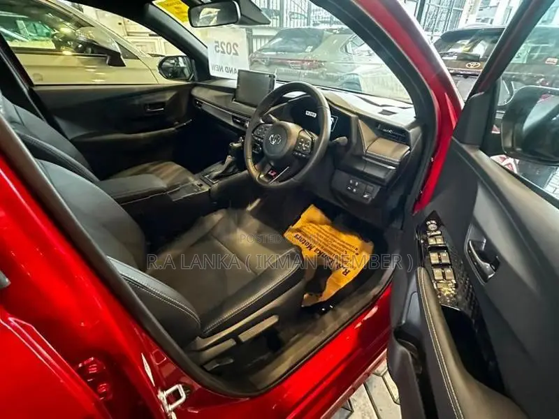 Toyota Yaris Ativ GR SPORT HYBRID 2025