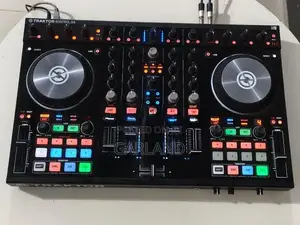 TRAKTOR S4 MK2 DJ Controller-Japan
