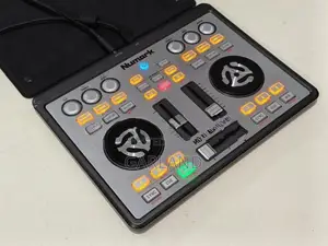 Numark Mixtrack Edge DJ Controller-Japan