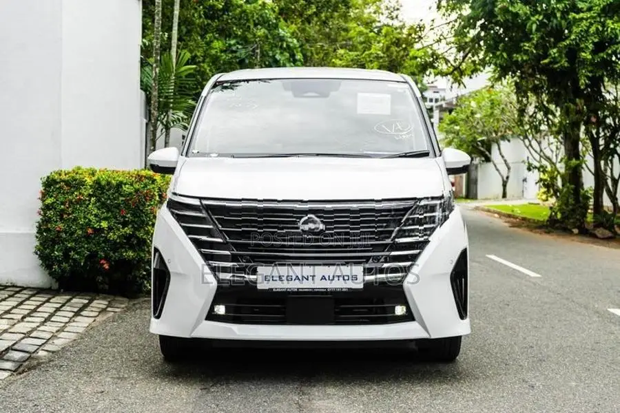 Nissan Serena Highway Star V 2025
