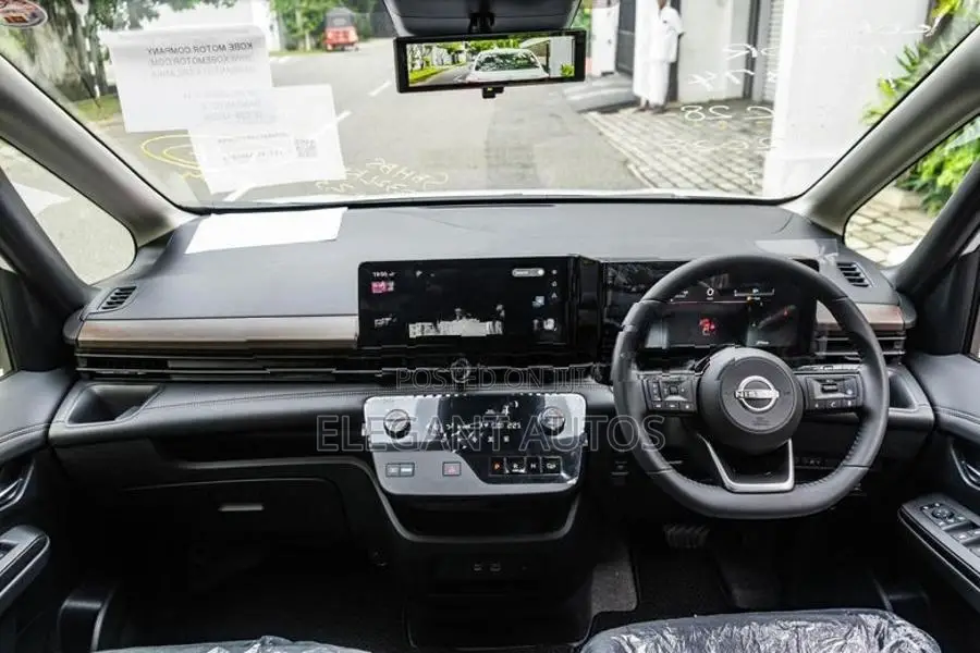 Nissan Serena Highway Star V 2025