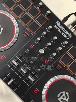 Numark Mixtrack Pro 2 DJ Controller-Japan