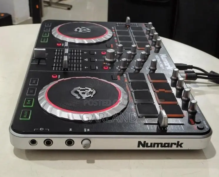 Numark Mixtrack Pro 2 DJ Controller-Japan