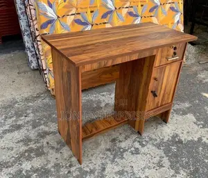 3*1.5ft Size Melamine Office Table