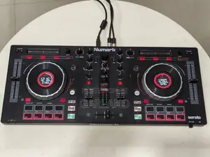 Numark Mixtrack Platinum DJ Controller-Japan