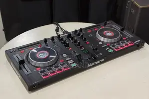 Numark Mixtrack Platinum DJ Controller-Japan
