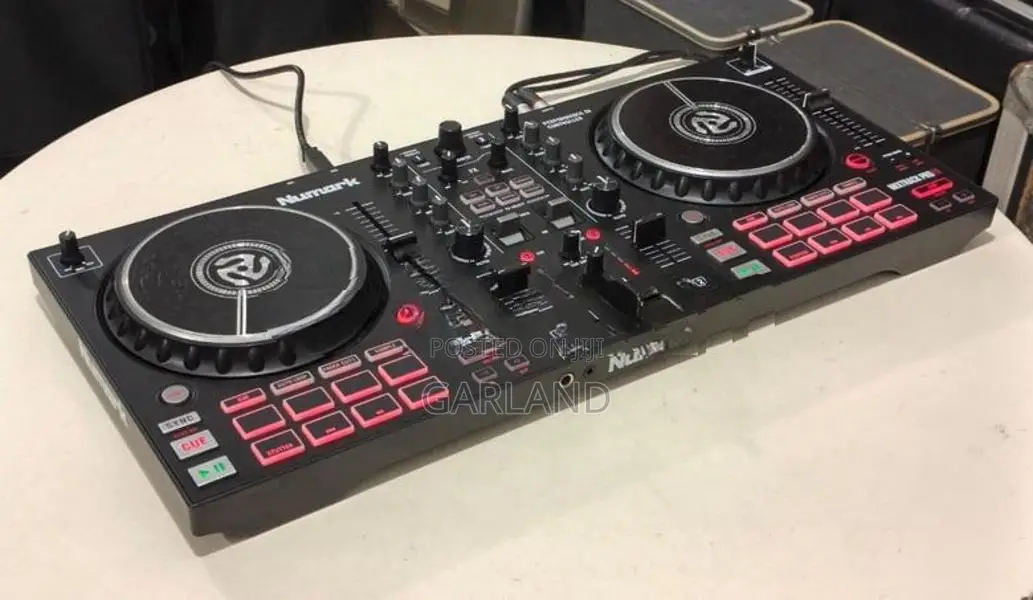 Numark Mixtrack Pro Fx DJ Controller-Japan