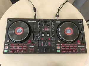 Numark Mixtrack Platinum FX DJ Controller-Japan