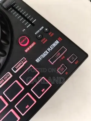 Numark Mixtrack Platinum FX DJ Controller-Japan