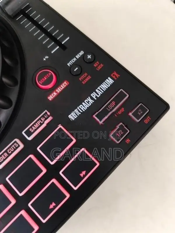 Numark Mixtrack Platinum FX DJ Controller-Japan