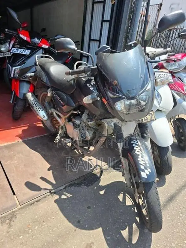 Bajaj Pulsar 180 2005