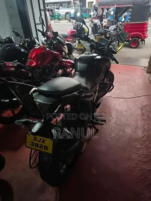 Bajaj Pulsar N160 2025