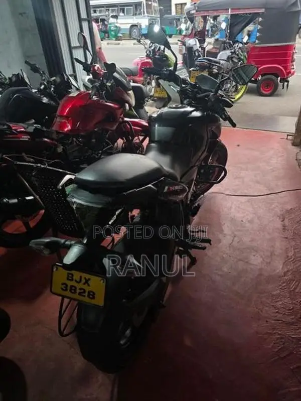 Bajaj Pulsar N160 2025