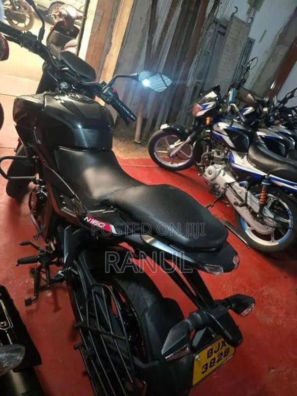 Bajaj Pulsar N160 2025