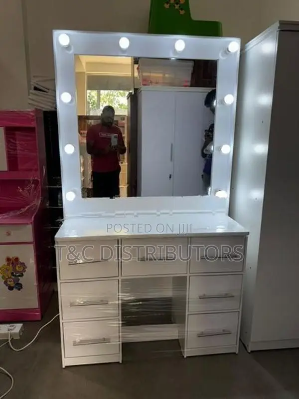White Hollywood Dressing Table