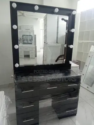 Black Hollywood Dressing Table