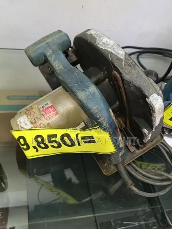 Men Circular Saw