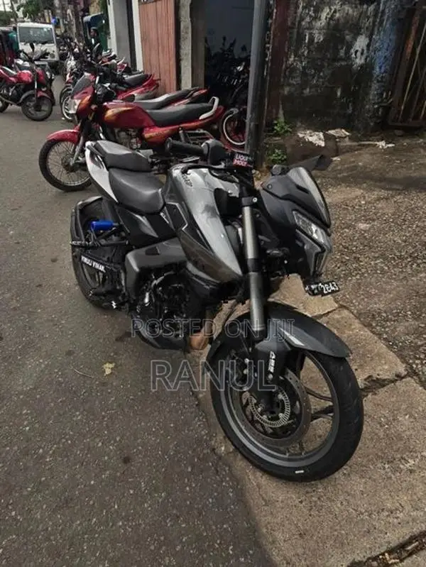 Bajaj Pulsar NS200 2025