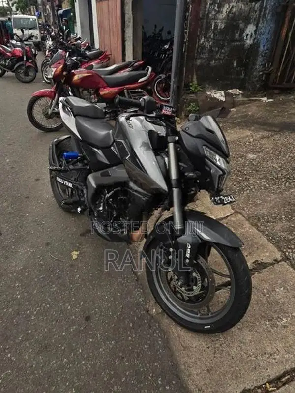 Bajaj Pulsar NS200 2025