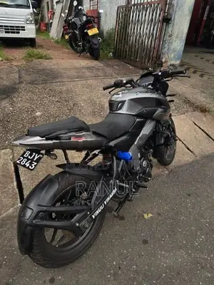 Bajaj Pulsar NS200 2025