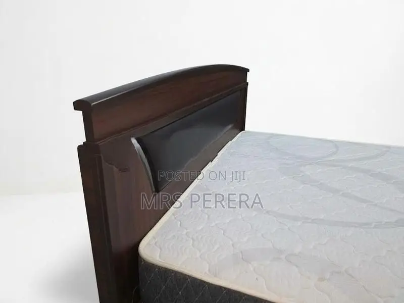 Damro Queen Size Bed With Mattress 60 X 78