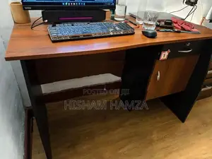 Piyestra Office Table