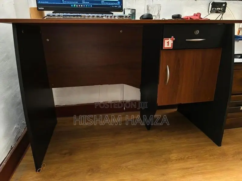Piyestra Office Table