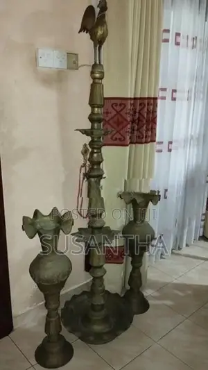 Kukula Pahana With Two Vases