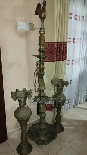 Kukula Pahana With Two Vases